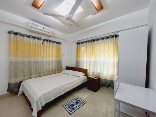 rent-furnished-three-bedroom-apartment-in-bashundhara-ra-big-0