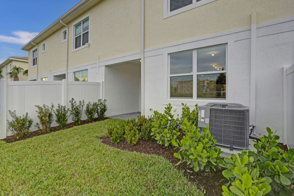 luxury-living-on-the-lake-new-3-bed-2-bath-townhouse-for-rent-in-deerfield-beach-big-0